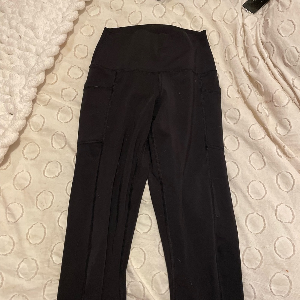 black leggings with pockets